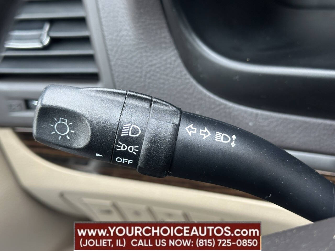 Vehicle image 32 of 43