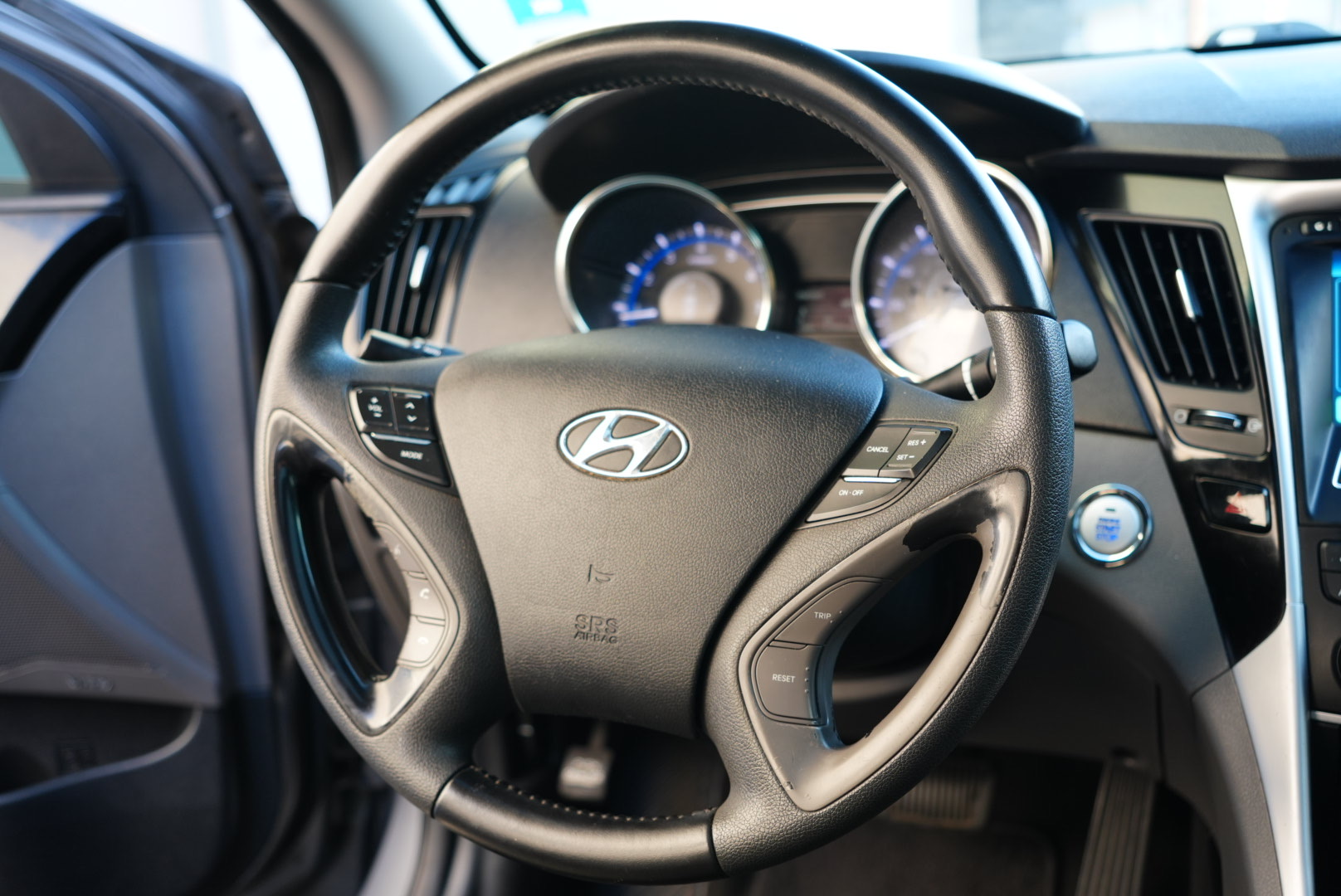 2012 Hyundai Sonata 2.4L Limited PZEV Image 15 of 16