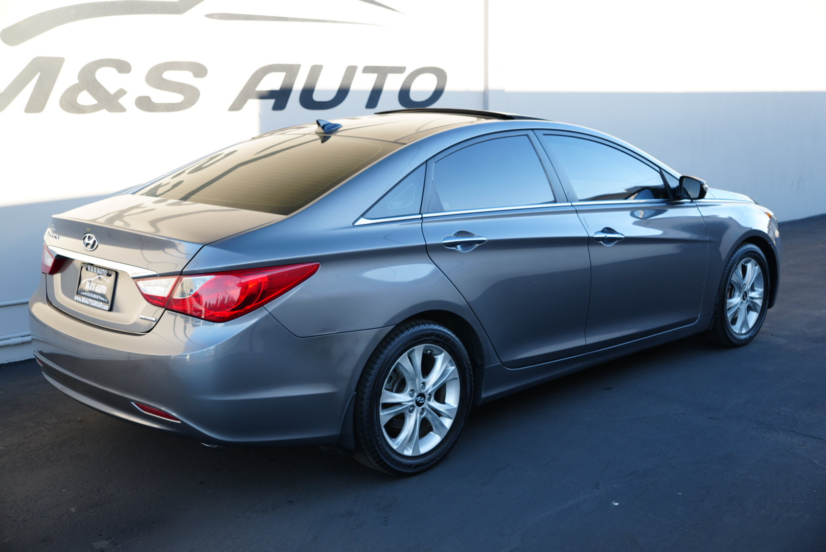 2012 Hyundai Sonata 2.4L Limited PZEV Image 4 of 16