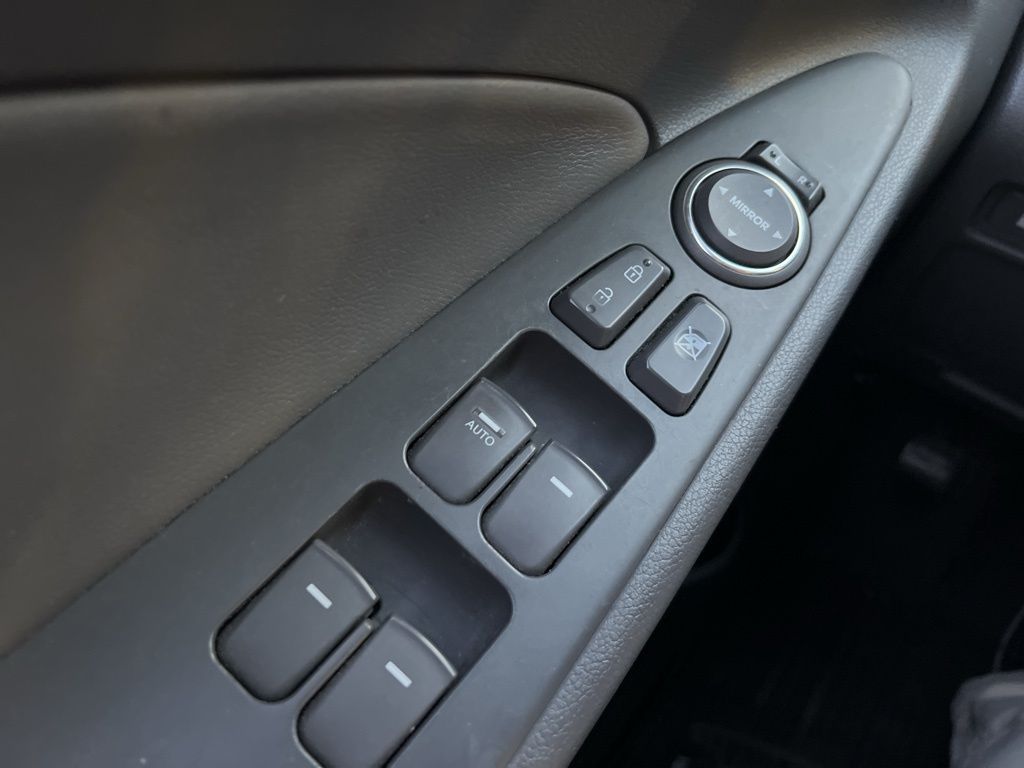 2012 Hyundai Sonata 2.4L Limited Image 23 of 27