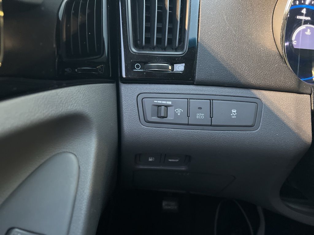 2012 Hyundai Sonata 2.4L Limited Image 24 of 27