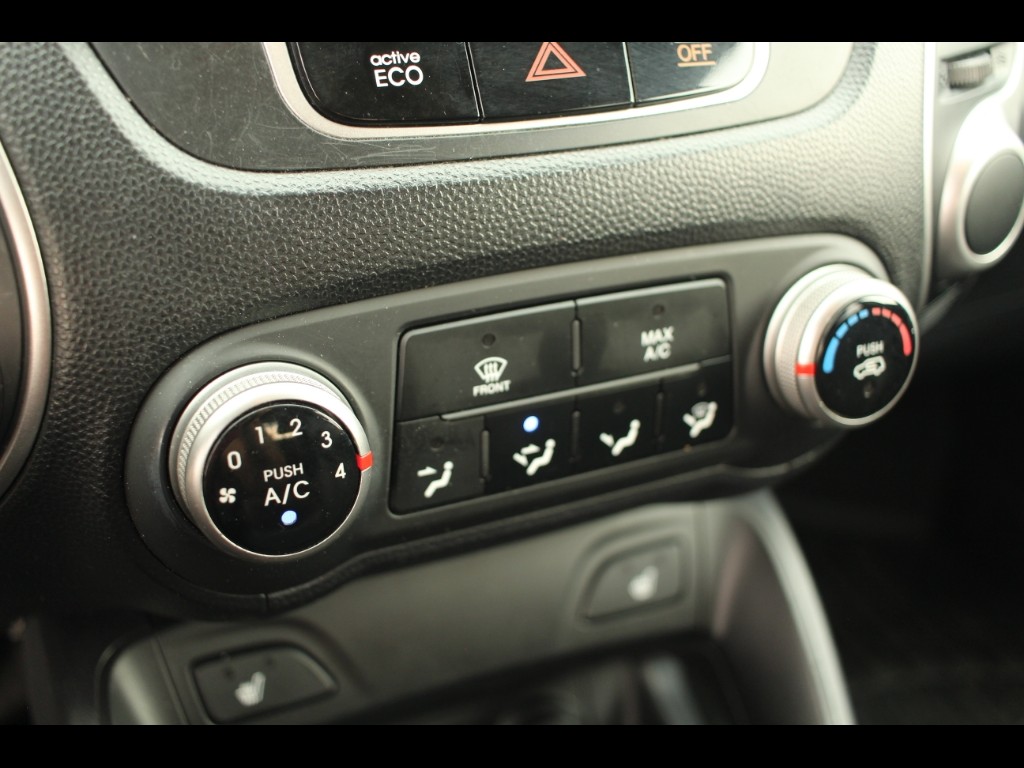 Vehicle image 25 of 28