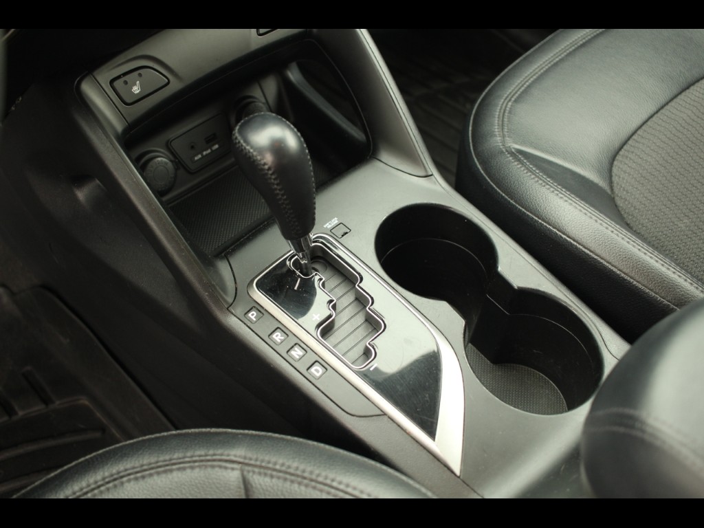 Vehicle image 19 of 28