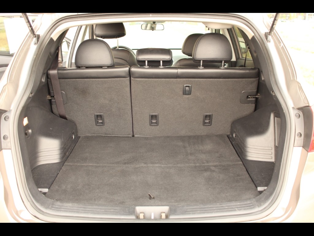 Vehicle image 10 of 28