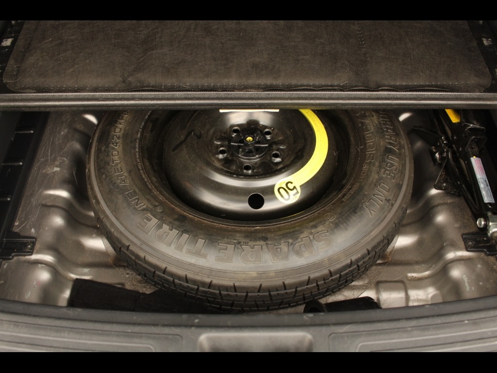 Vehicle image 27 of 28