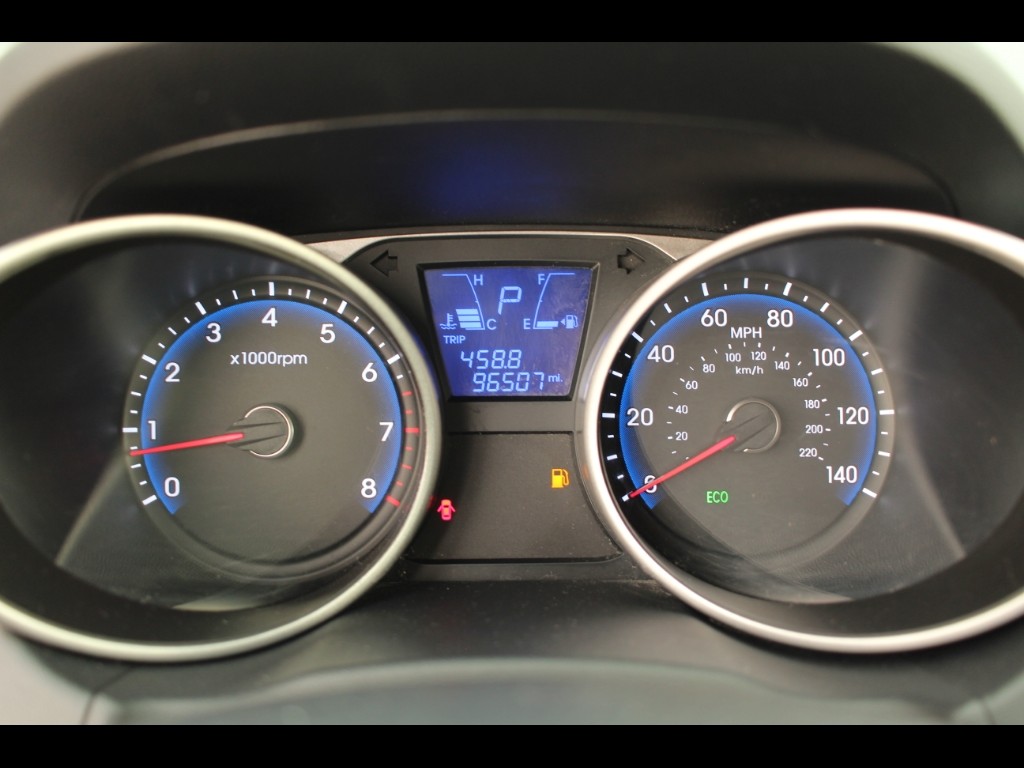 Vehicle image 17 of 28