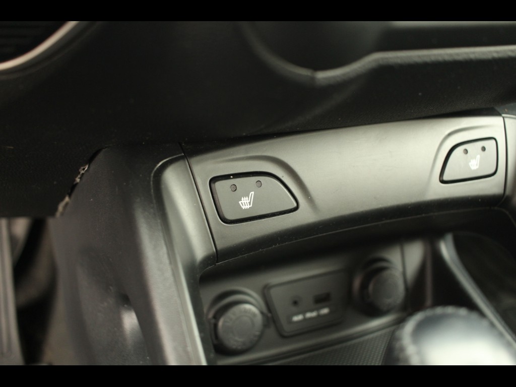 Vehicle image 21 of 28