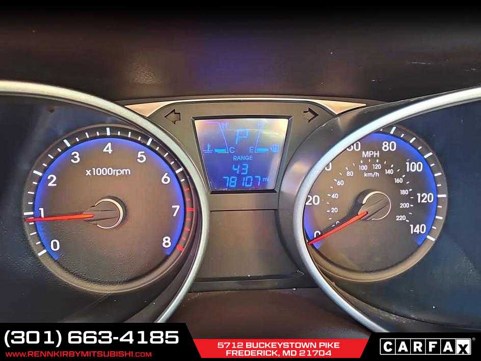 2012 Hyundai Tucson Limited PZEV Image 10 of 16