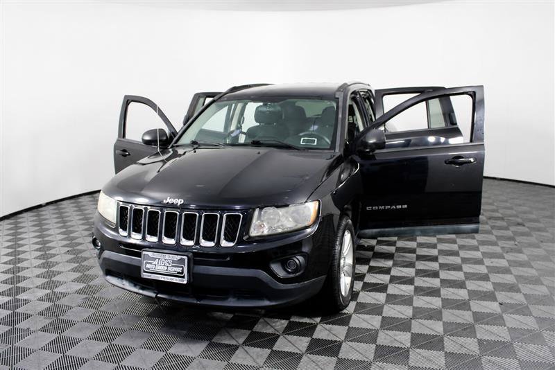 2012 Jeep Compass Sport Image 2 of 42