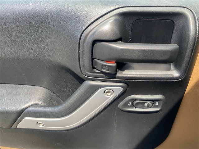 Vehicle image 18 of 35