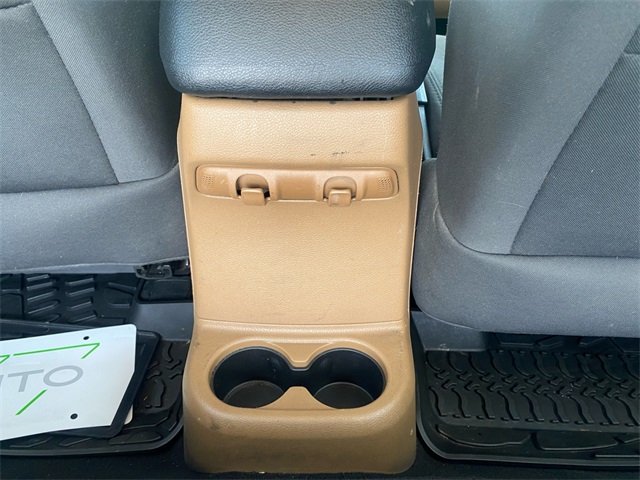 Vehicle image 31 of 35