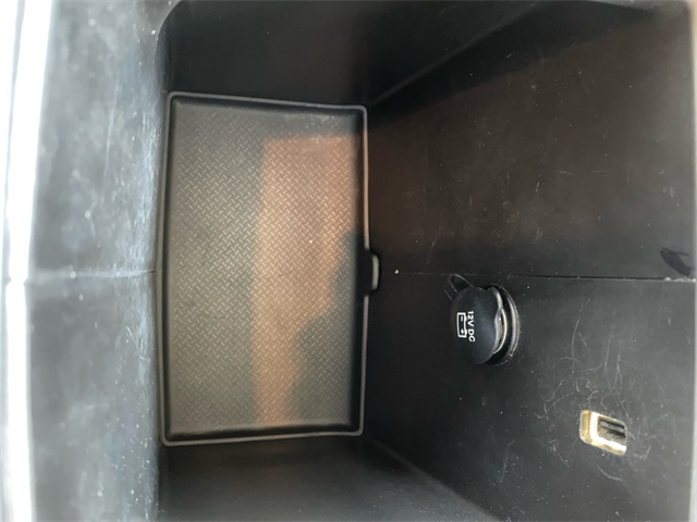 Vehicle image 27 of 35