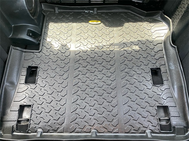 Vehicle image 28 of 35