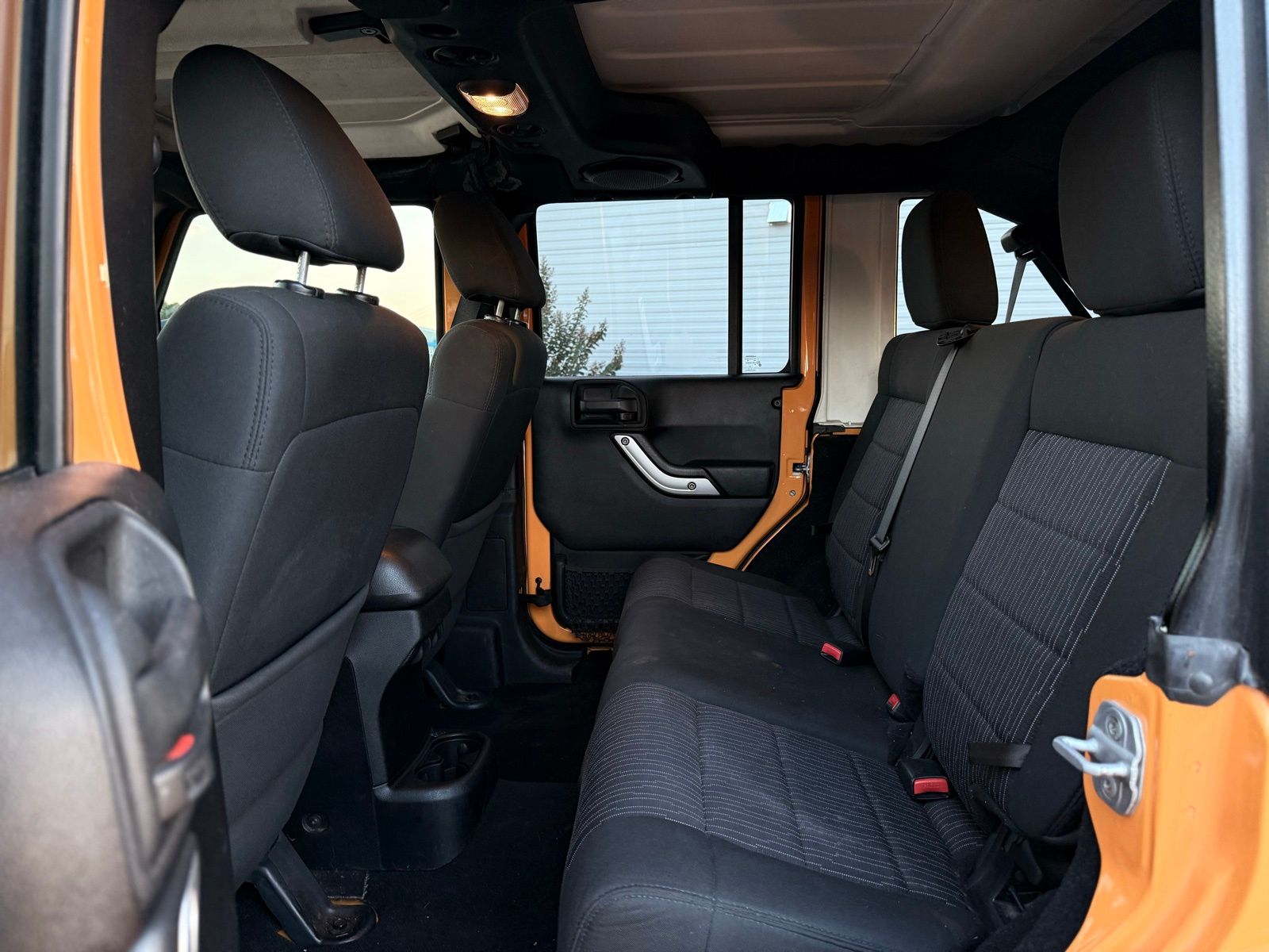 2012 Jeep Wrangler Unlimited Sahara Image 14 of 33