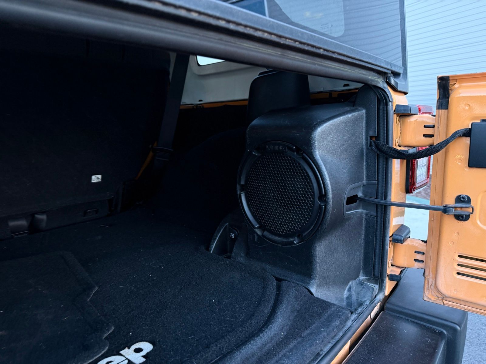 2012 Jeep Wrangler Unlimited Sahara Image 30 of 33