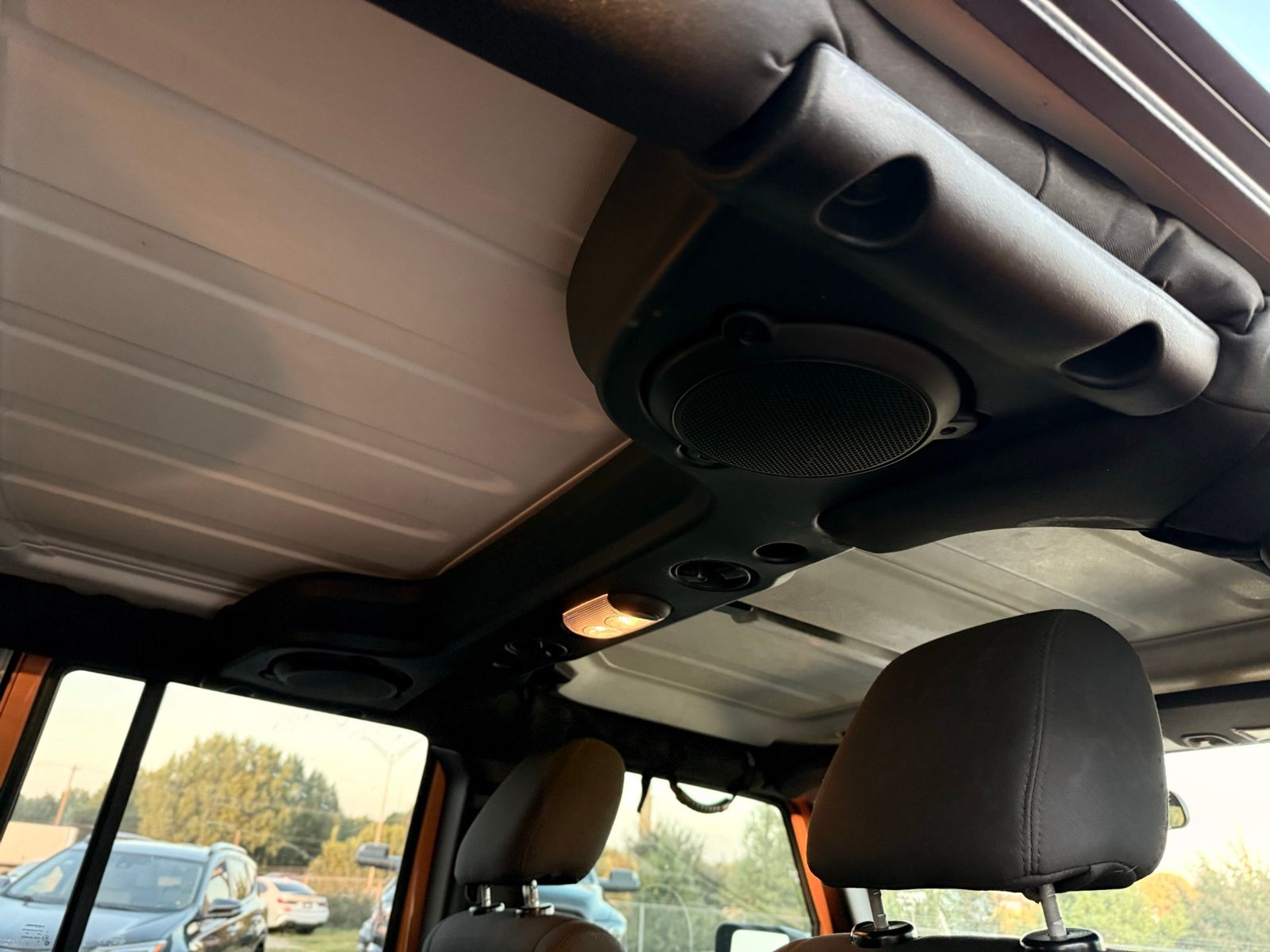 2012 Jeep Wrangler Unlimited Sahara Image 18 of 33