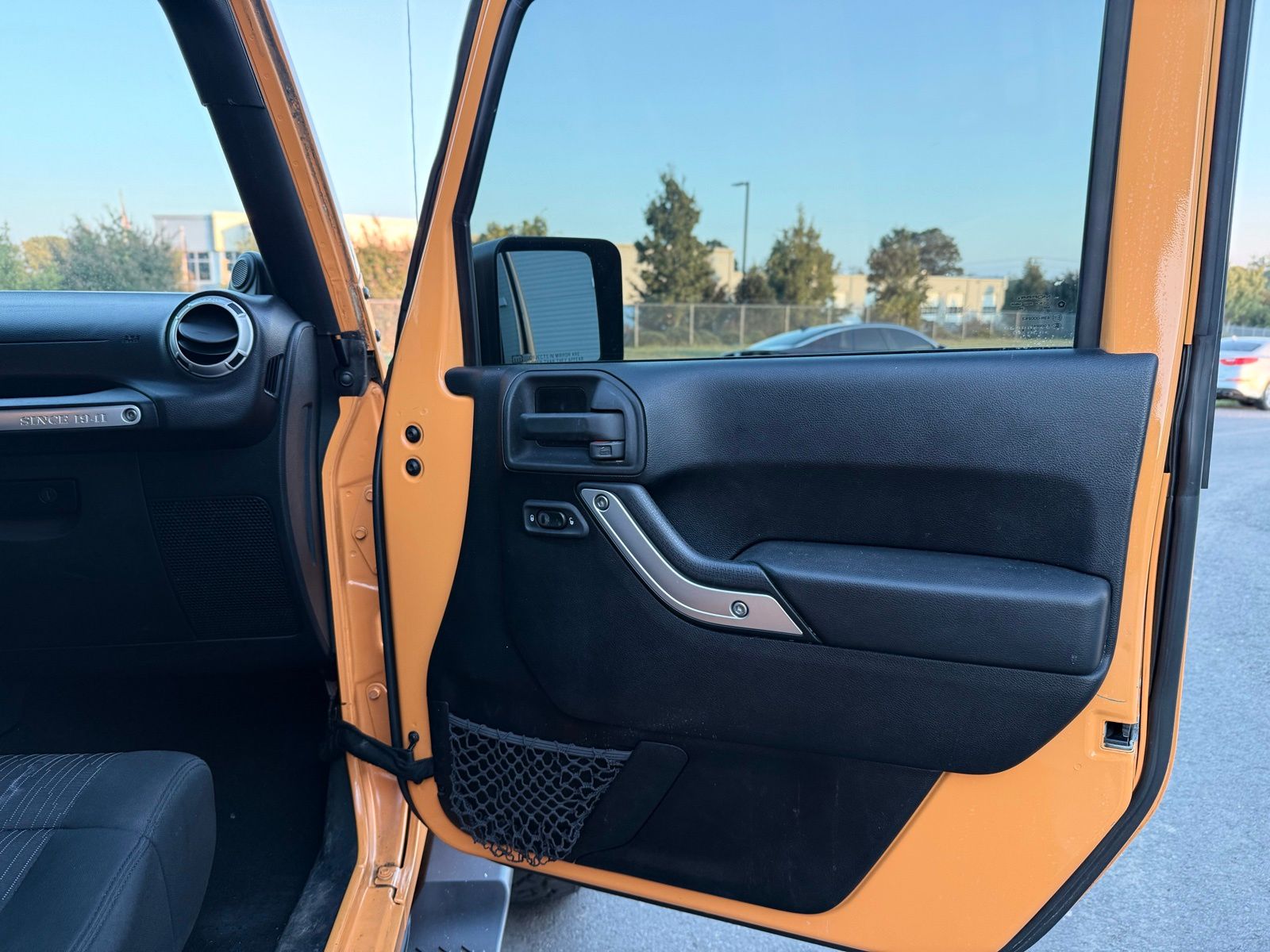 2012 Jeep Wrangler Unlimited Sahara Image 17 of 33