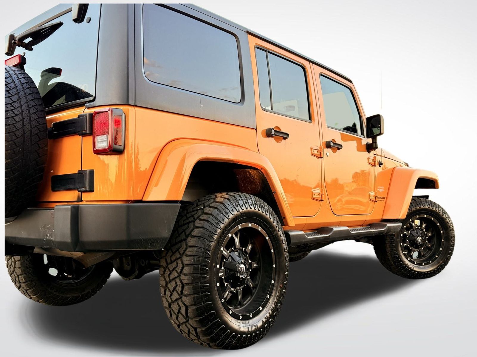 2012 Jeep Wrangler Unlimited Sahara Image 7 of 33