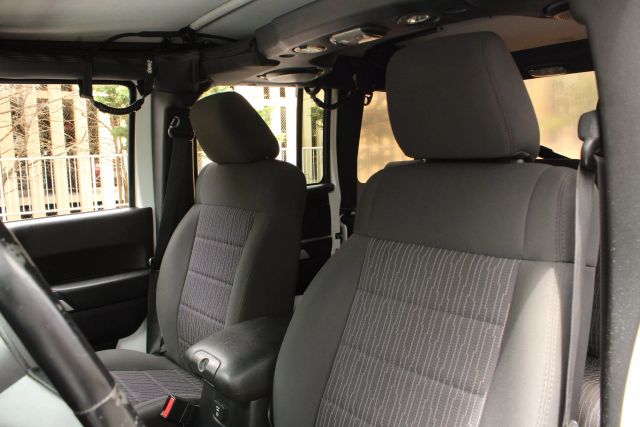Vehicle image 16 of 41