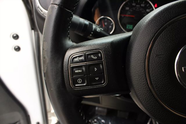 Vehicle image 36 of 41