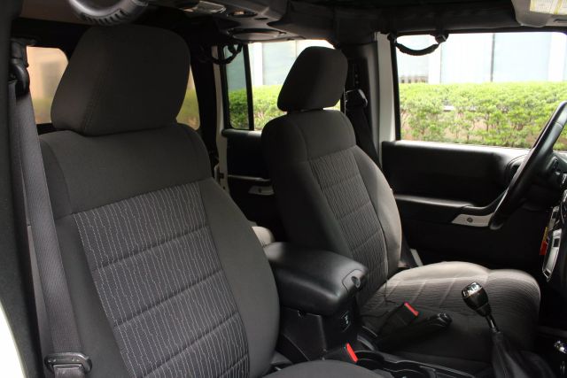 Vehicle image 34 of 41
