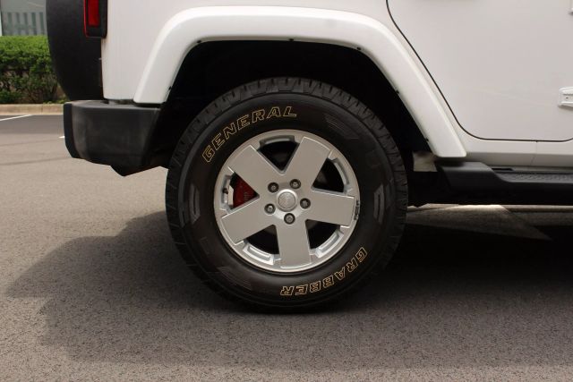 Vehicle image 10 of 41