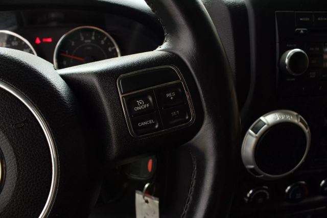 Vehicle image 37 of 41