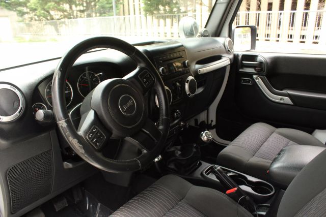 Vehicle image 14 of 41