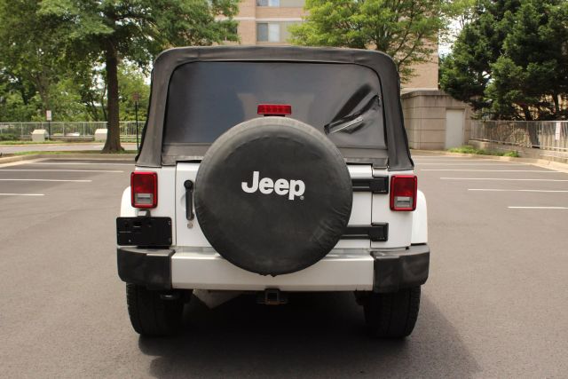 Vehicle image 11 of 41