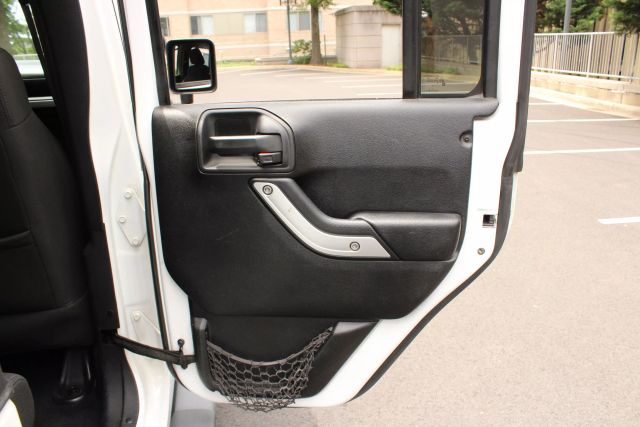Vehicle image 28 of 41