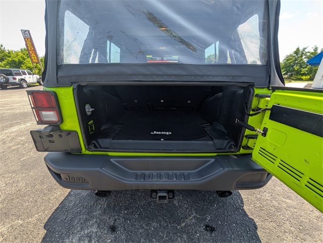 Vehicle image 11 of 22