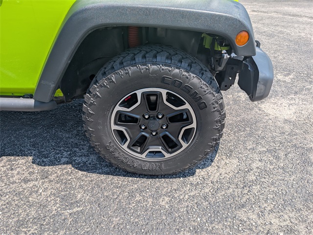 Vehicle image 10 of 22