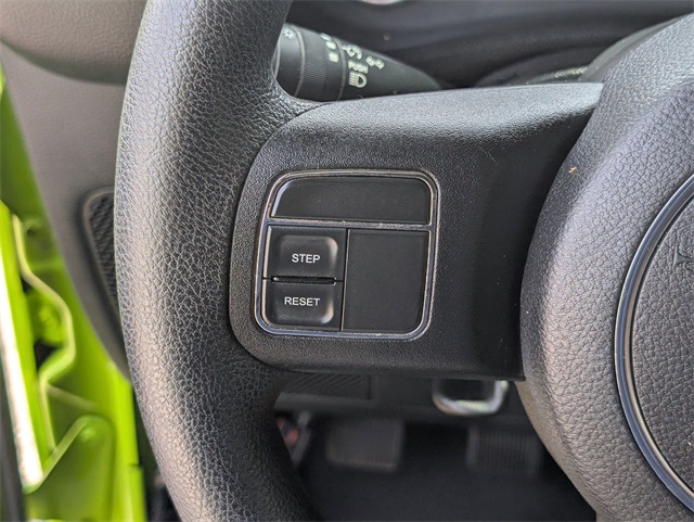 Vehicle image 21 of 22