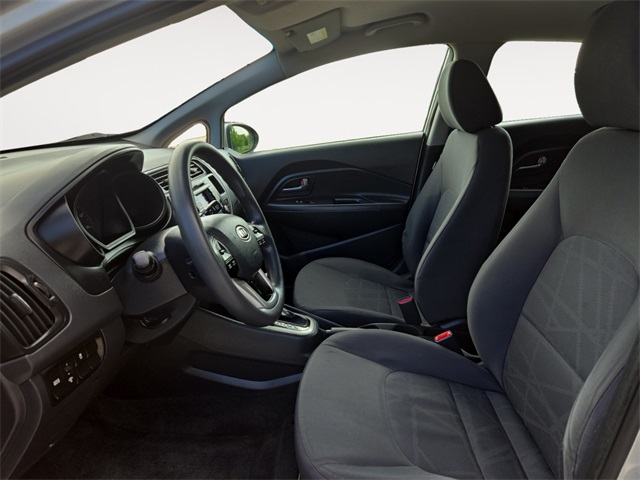 Vehicle image 14 of 15