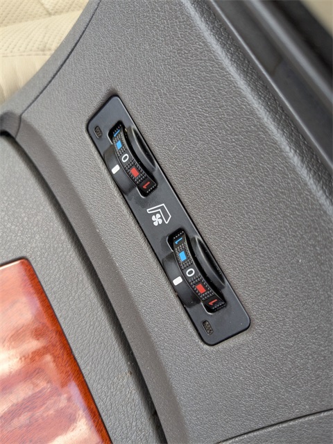 2012 Lexus ES 350 Image 19 of 29