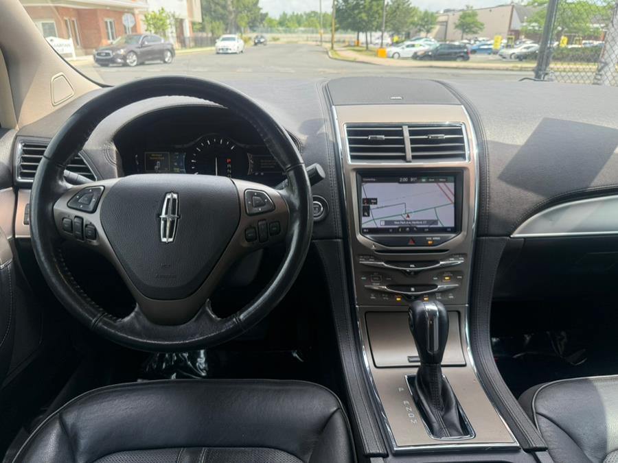 Vehicle image 10 of 13