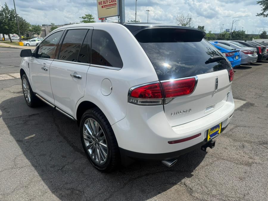 Vehicle image 6 of 13