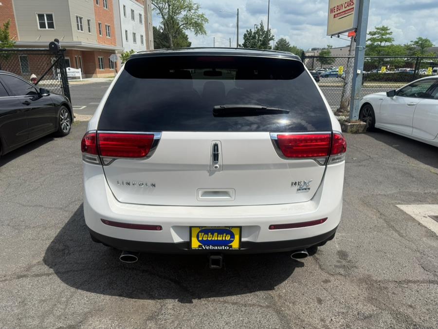Vehicle image 5 of 13