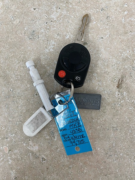 2012 Lincoln MKZ Base Image 26 of 28