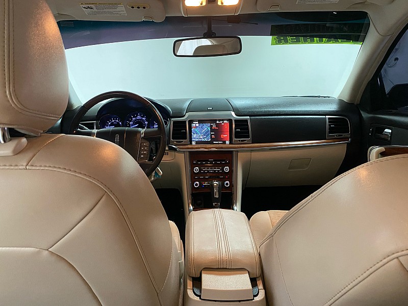 2012 Lincoln MKZ Base Image 18 of 28