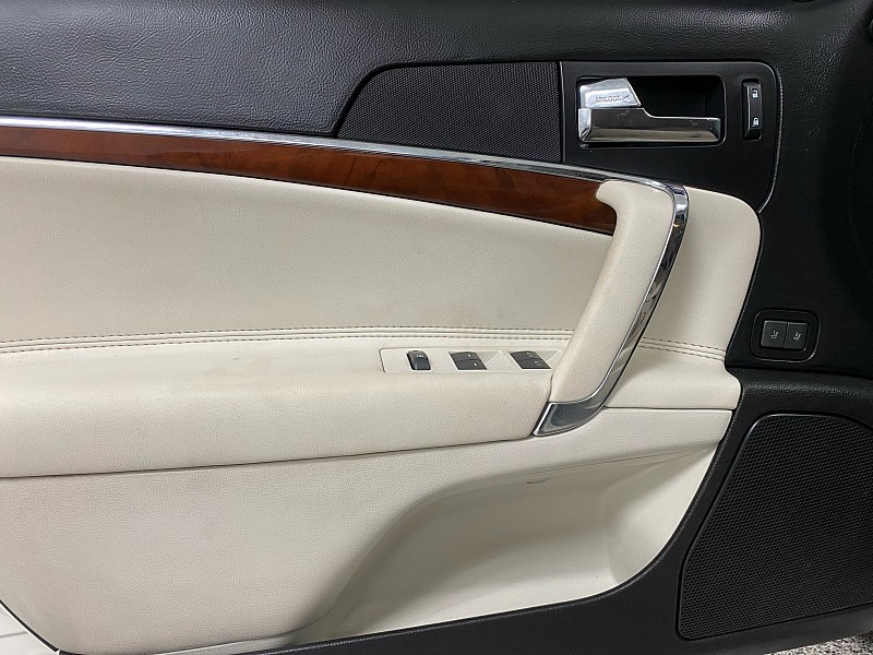 2012 Lincoln MKZ Base Image 23 of 28