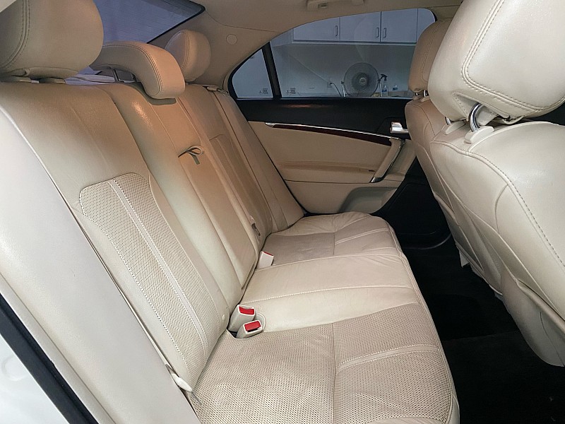 2012 Lincoln MKZ Base Image 14 of 28