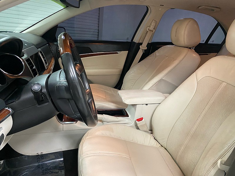 2012 Lincoln MKZ Base Image 16 of 28