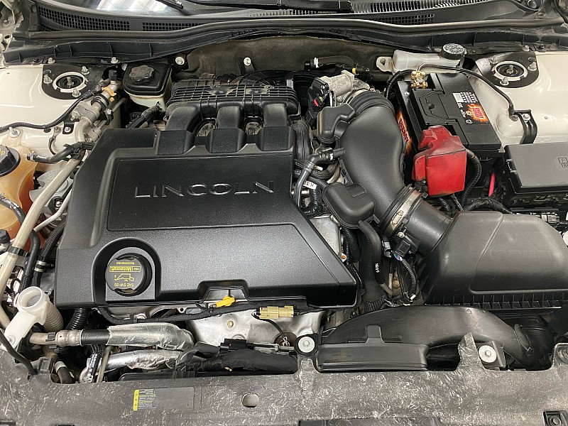 2012 Lincoln MKZ Base Image 7 of 28