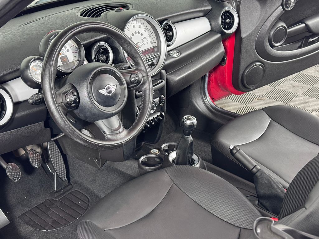 Vehicle image 13 of 23