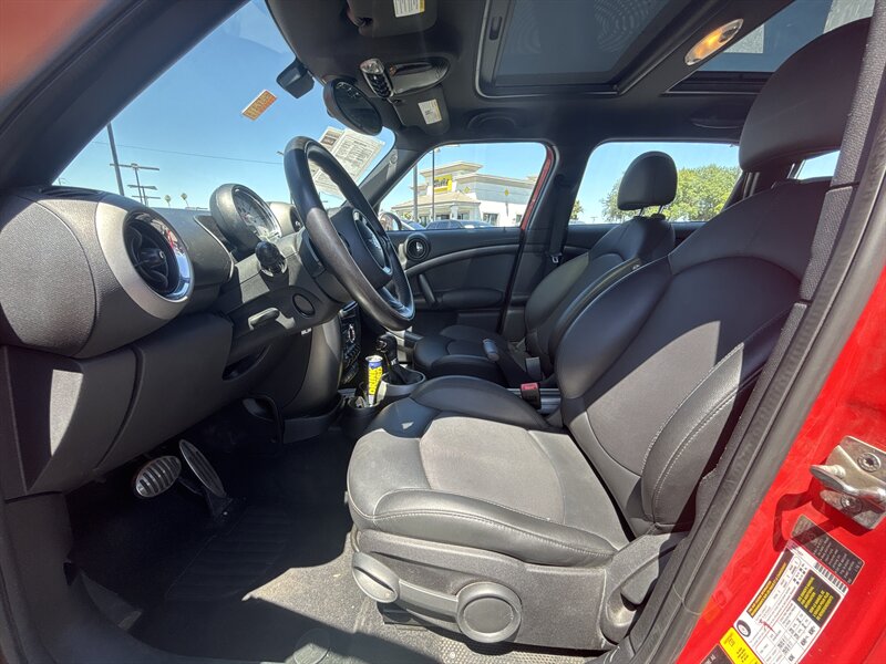 Vehicle image 16 of 26