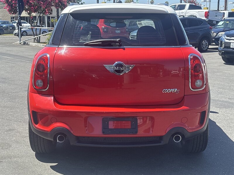 Vehicle image 8 of 26