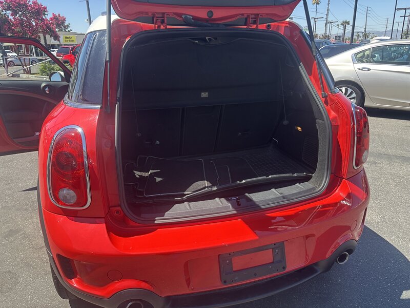Vehicle image 13 of 26