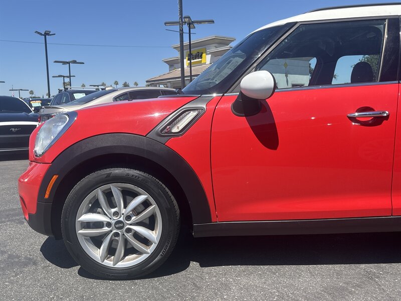 Vehicle image 11 of 26