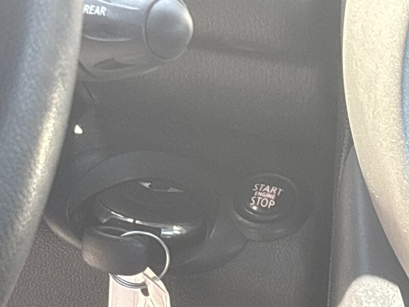 Vehicle image 21 of 26